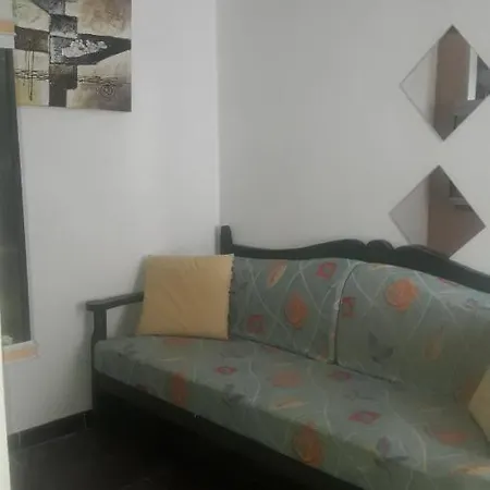 Apartamento Acuario * تيغيسي